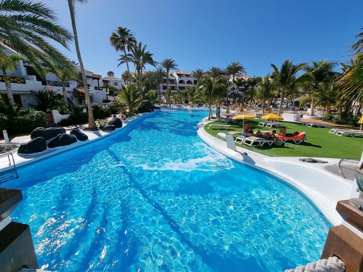 Studio Apartment No 1 Directly On The Beach And Sea, Terrace, Heated Pool, Wifi Плая де лас Америкас Екстериор снимка