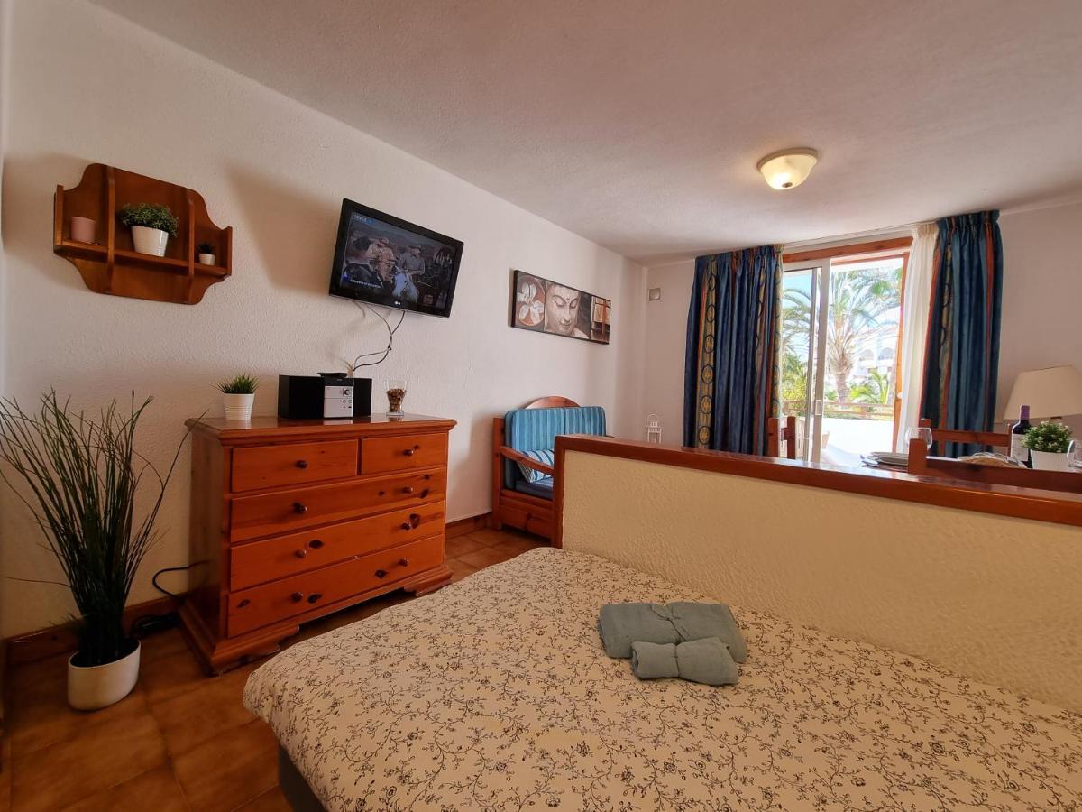 Studio Apartment No 1 Directly On The Beach And Sea, Terrace, Heated Pool, Wifi Плая де лас Америкас Екстериор снимка