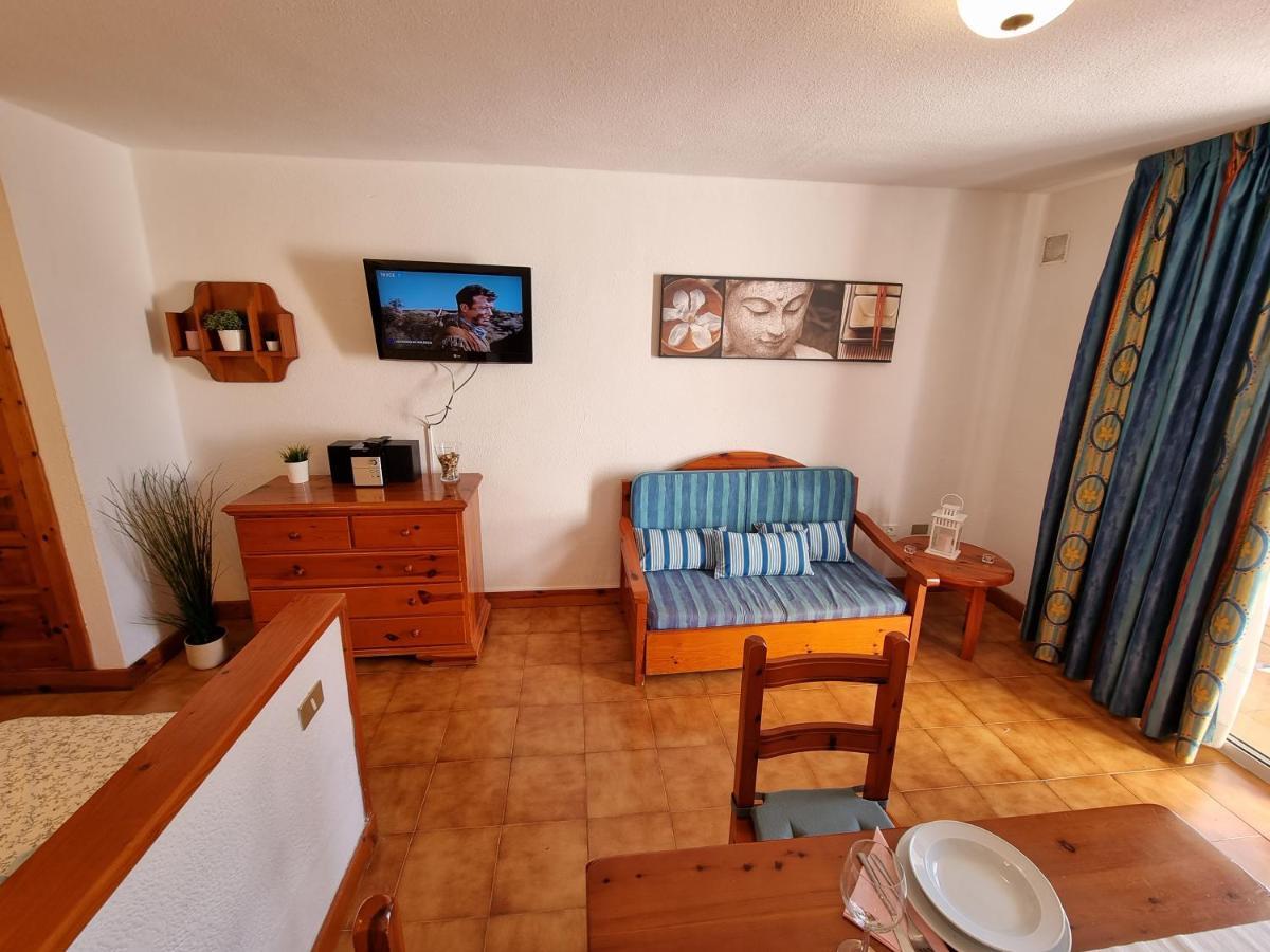 Studio Apartment No 1 Directly On The Beach And Sea, Terrace, Heated Pool, Wifi Плая де лас Америкас Екстериор снимка