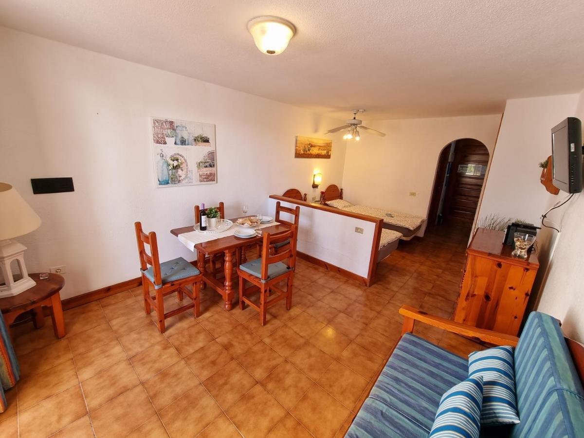 Studio Apartment No 1 Directly On The Beach And Sea, Terrace, Heated Pool, Wifi Плая де лас Америкас Екстериор снимка