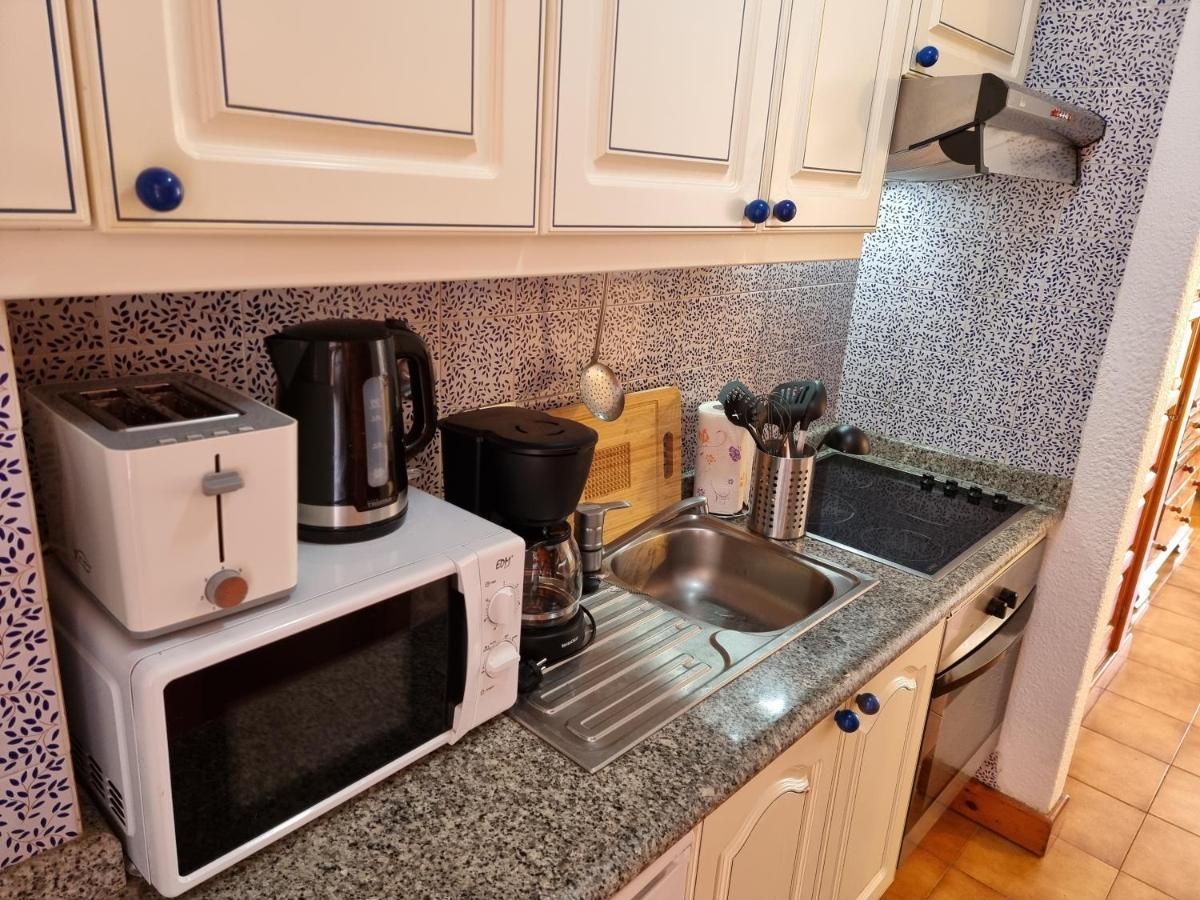 Studio Apartment No 1 Directly On The Beach And Sea, Terrace, Heated Pool, Wifi Плая де лас Америкас Екстериор снимка